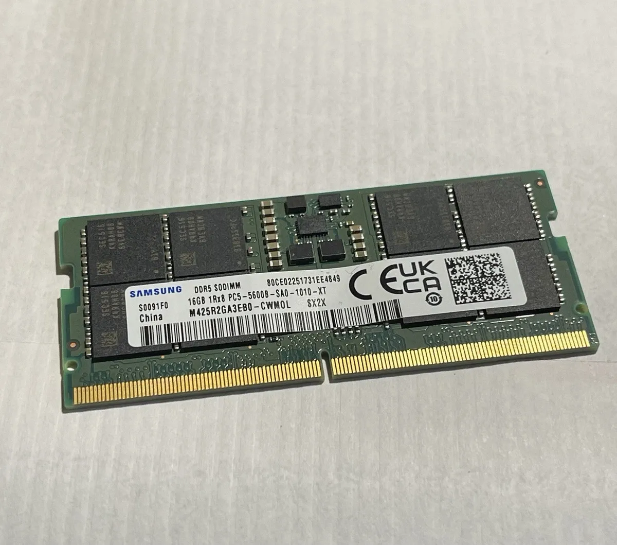 MEMORIA RAM PARA PORTÁTIL SAMSUNG 16GB 1RX8 DDR5-5600B